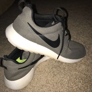 Custom Women’s Nike Roshe